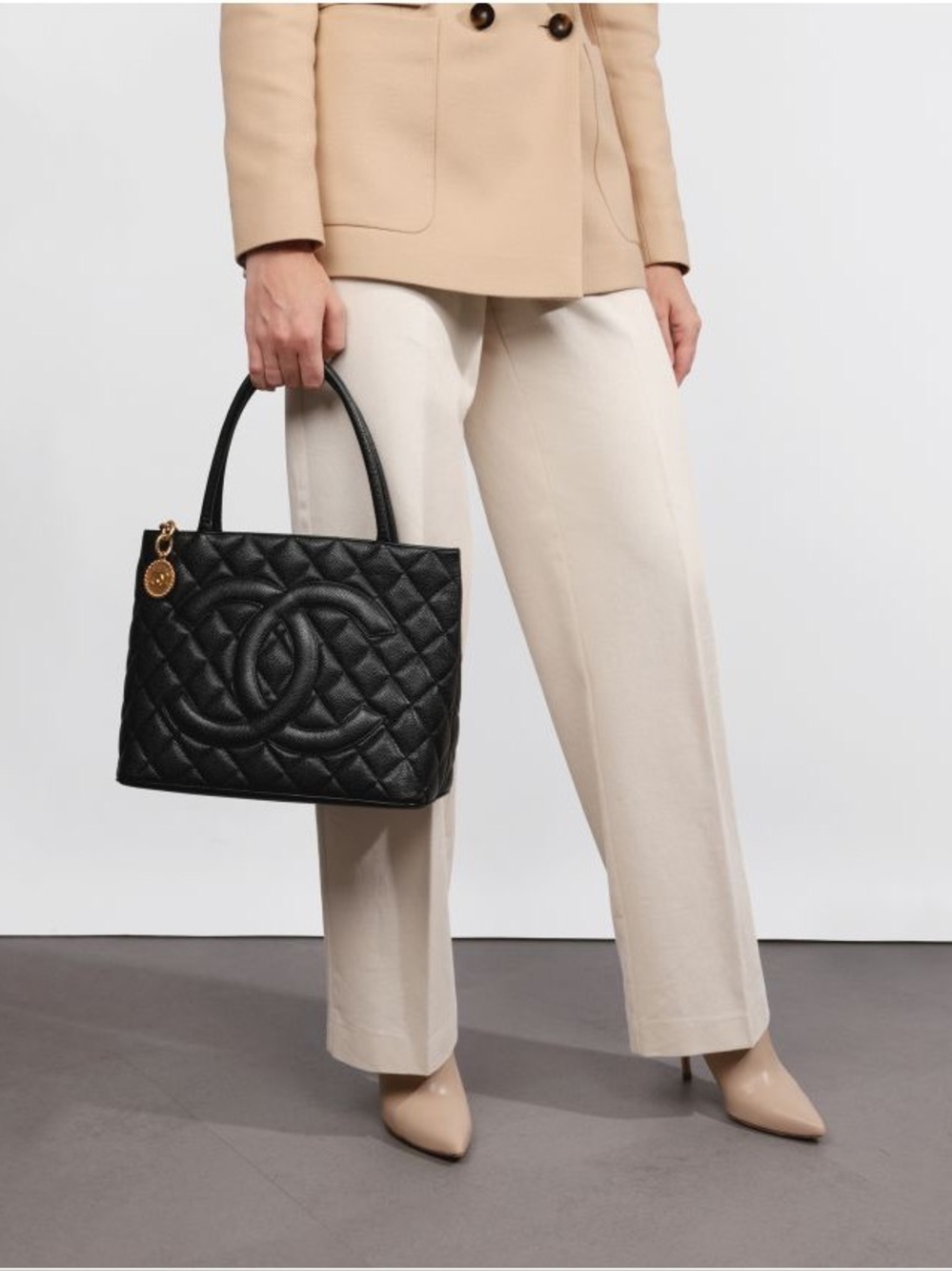 Authentic CHANEL black lambskin leather gold medallion 24k gold tote - Picture 15 of 15